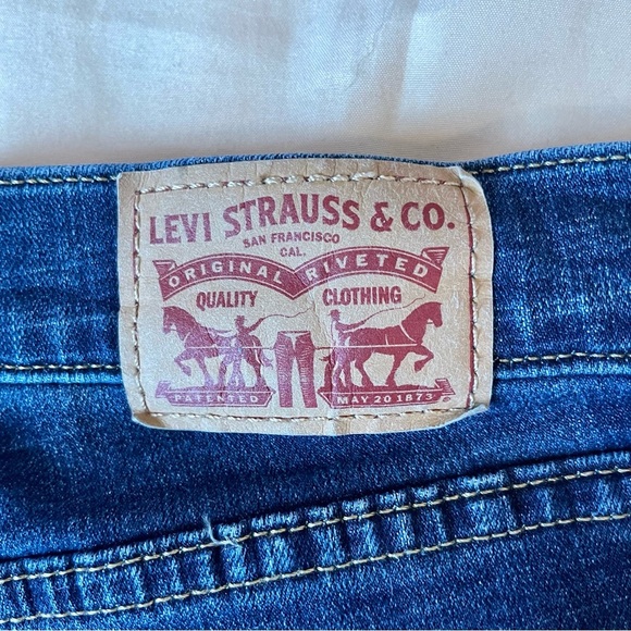Levi Straight Leg Jeans - Picture 4 of 7